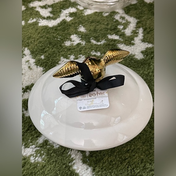 Brand NEW w/Tags Rae Dunn HARRY POTTER Canister w/Golden Snitch Lid - Picture 7 of 12